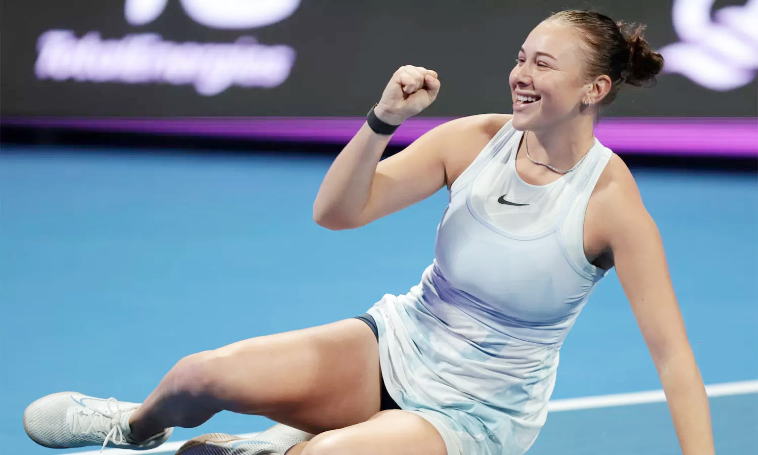 பெண்கள் டென்னிஸ் சாம்பியன்ஷிப்: நம்பர் 2 வீராங்கனையை வீழ்த்தி அரையிறுதிக்கு முன்னேறிய அனிசிமோவா!!