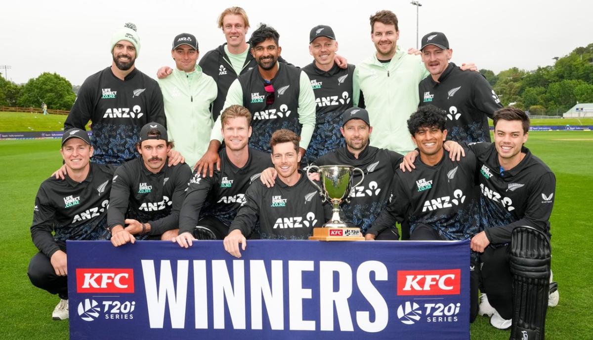 டி20 ஆட்​டத்​தில் 8 விக்​கெட்​கள் வித்​தி​யாசத்​தில் வெற்றி பெற்ற நியூஸிலாந்து அணி!!