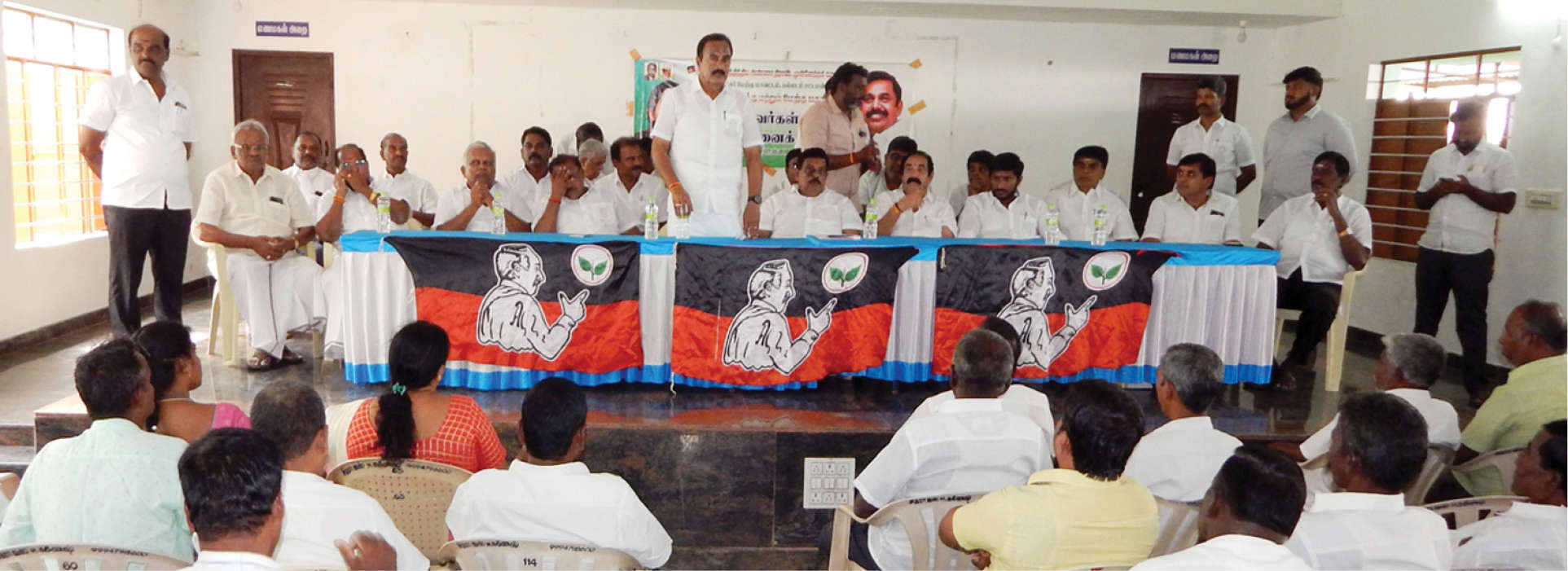 அண்ணா திமுக கூட்டணிக்கு வெற்றி வாய்ப்பு பிரகாசமாக உள்ளது;                  200 தொகுதிக்கும் மேல் வெற்றி உறுதி என அனைத்து கருத்து கணிப்புகளும் தெரிவித்து வருகின்றன!! உடுமலை ராதாகிருஷ்ணன், எம்.எஸ்.எம்.ஆனந்தன் பேச்சு!!