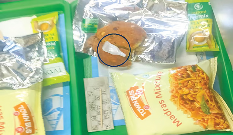 மைசூரு – சென்னை வந்​தே​பாரத் விரைவு ரயிலில் பயணிக்கு வழங்​கிய மசால் வடை​யில் ஃபெவி க்விக்; பயணி கடும் அதிர்ச்​சி​!!