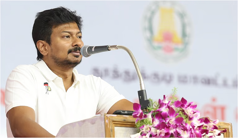 காவலர்கள் நியமனத்தை மேலும் ஓராண்டுக்கு தள்ளிவைத்திருப்பது இளைஞர்களின் எதிர்காலத்தைக் கேள்விக்குறியாக்கும் செயல்!! எதிர்க்கட்சித் தலைவர் உதயநிதி ஸ்டாலின் …